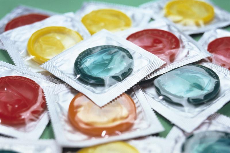Презерватив как метод контрацепции: можно ли забеременеть, если использовать правильно?
