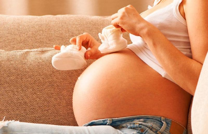 Если малыш «засиделся» в животе: всё о домашней стимуляции родов