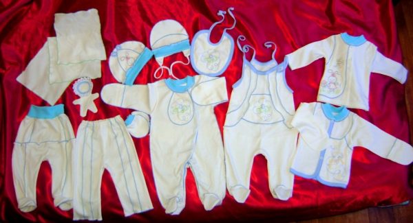 комплект одежды для новорождённого