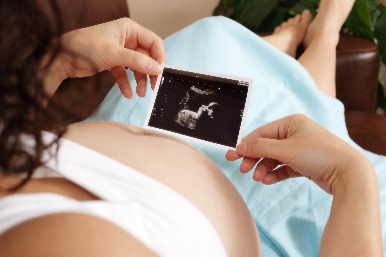 12 акушерская неделя беременности: изменения в организме, развитие ребёнка, рекомендации мамам