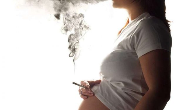 Курящая беременная