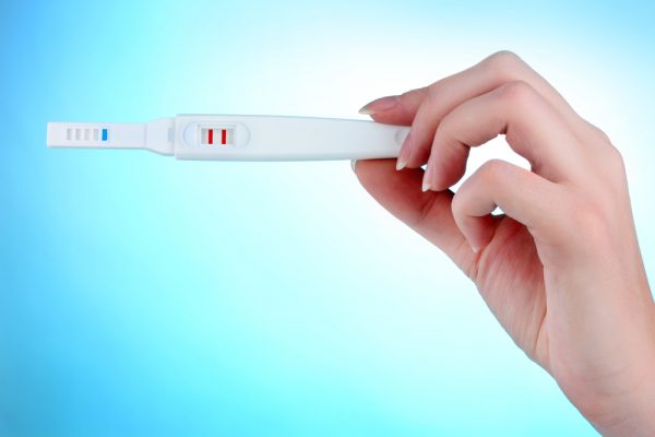Две полоски на тесте на беременность