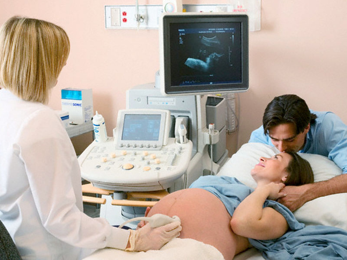 Ультразвуковая диагностика плода во время беременности: особенности проведения процедуры и риски для будущего малыша