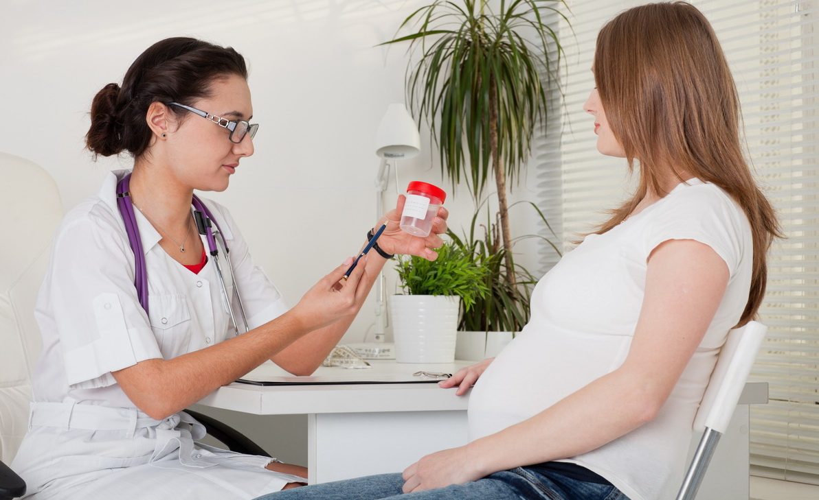 О чём говорит повышенное содержание лейкоцитов в моче при беременности