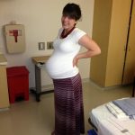 Беременная девушка на 41-й неделе