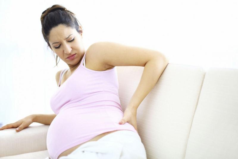 Боль в левом боку у беременной: разбираемся в нормах и патологиях